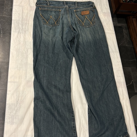 Wrangler Jeans - Picture 4 of 6